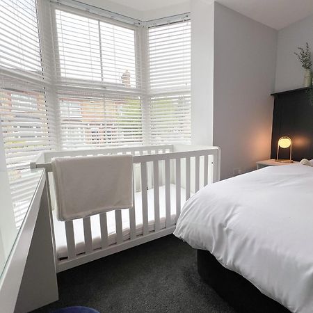 Campbells Crib Apartment Maidstone Bagian luar foto