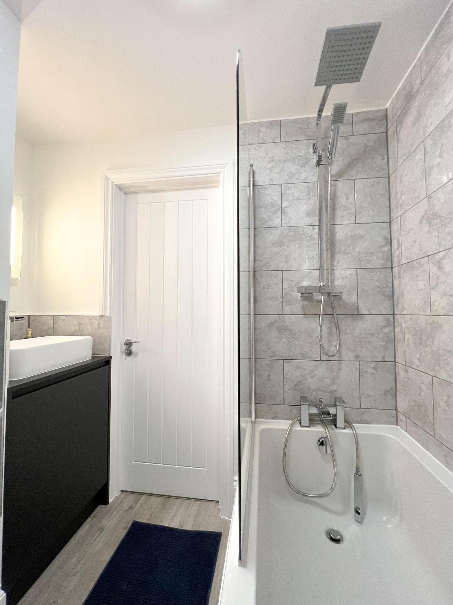 Campbells Crib Apartment Maidstone Bagian luar foto